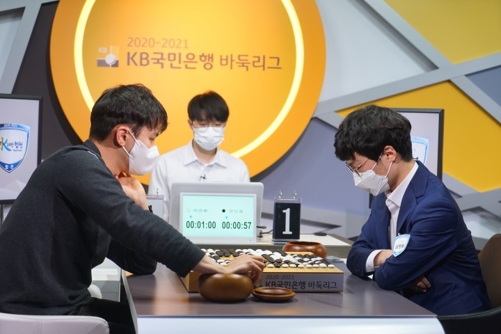 이보다 짜릿할 순 없다! 정규 리그를 뜨겁게 달군 순간은?